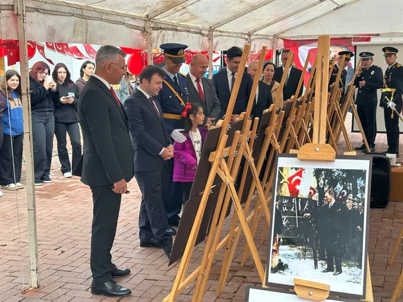 “Geçmişten Günümüze Endüstriyel Dönüşüm” fotoğraf sergisinin açılışı gerçekleştirildi