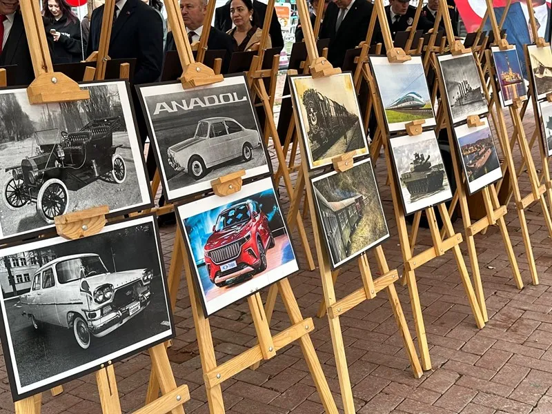 “Geçmişten Günümüze Endüstriyel Dönüşüm” fotoğraf sergisinin açılışı gerçekleştirildi