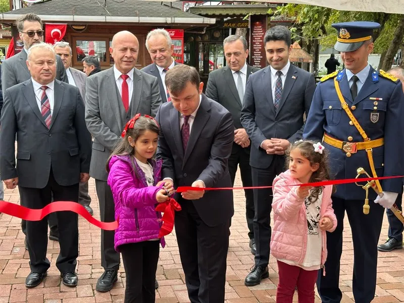 “Geçmişten Günümüze Endüstriyel Dönüşüm” fotoğraf sergisinin açılışı gerçekleştirildi