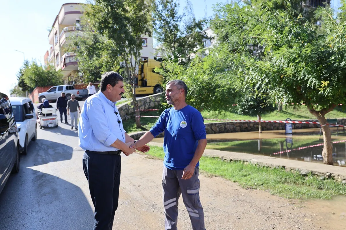 Başkan Yıldız, sağanak yağıştan etkilenen mahallelerde incelemelerde bulundu