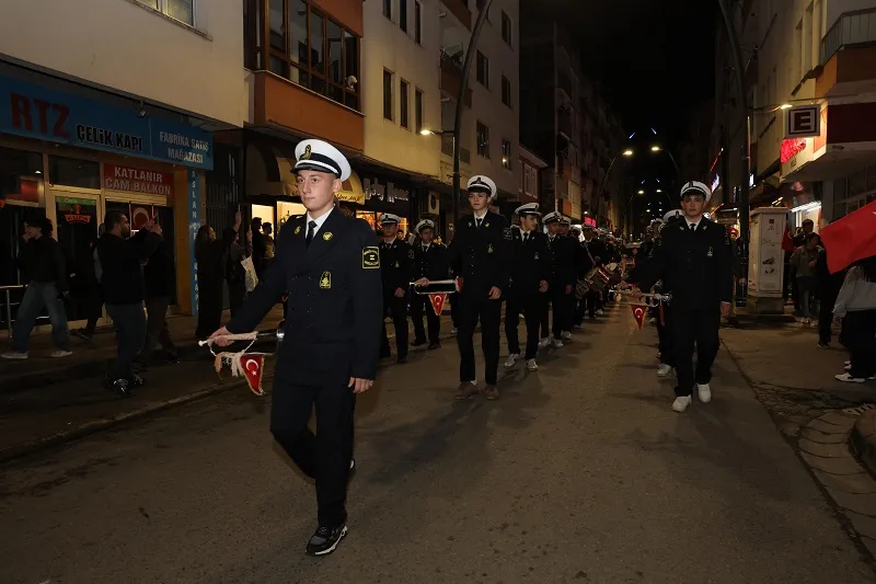Cumhuriyet Bayramı Fener Alayı Yürüyüşü düzenlendi