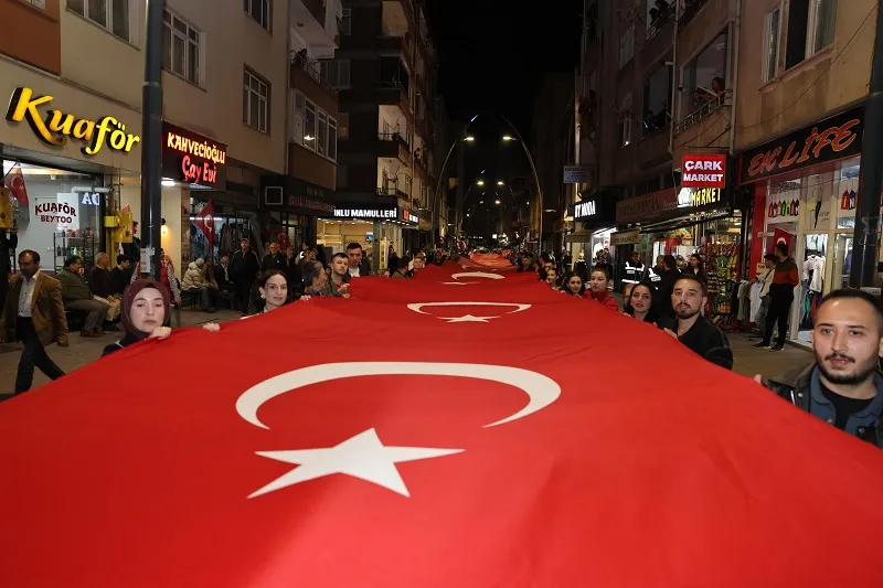 Cumhuriyet Bayramı Fener Alayı Yürüyüşü düzenlendi