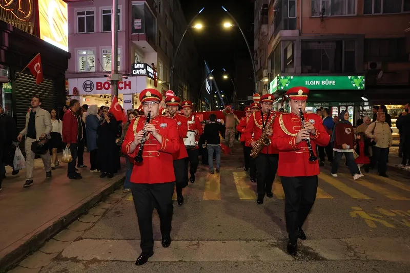 Cumhuriyet Bayramı Fener Alayı Yürüyüşü düzenlendi