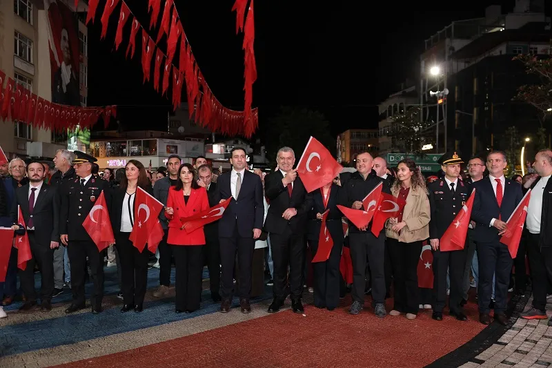 Cumhuriyet Bayramı Fener Alayı Yürüyüşü düzenlendi