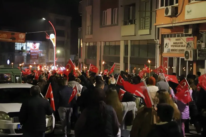 29 Ekim Cumhuriyet Bayramı coşkusu fener alayı ile taçlandı