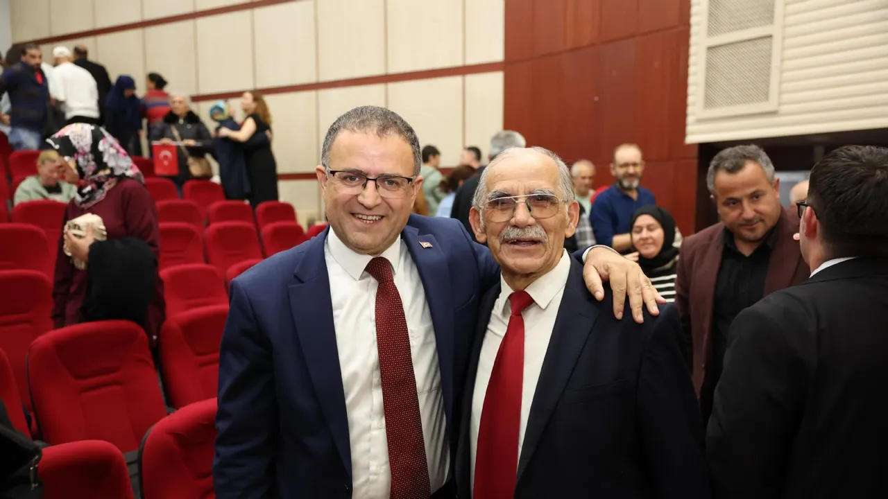 Derince´de Cumhuriyet sanatla buluştu
