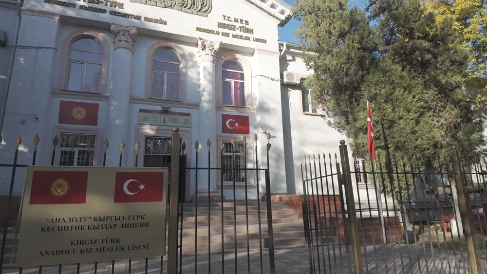 Kırgız gençlerin gönlünde Türkiye, hedefinde Türk üniversiteleri