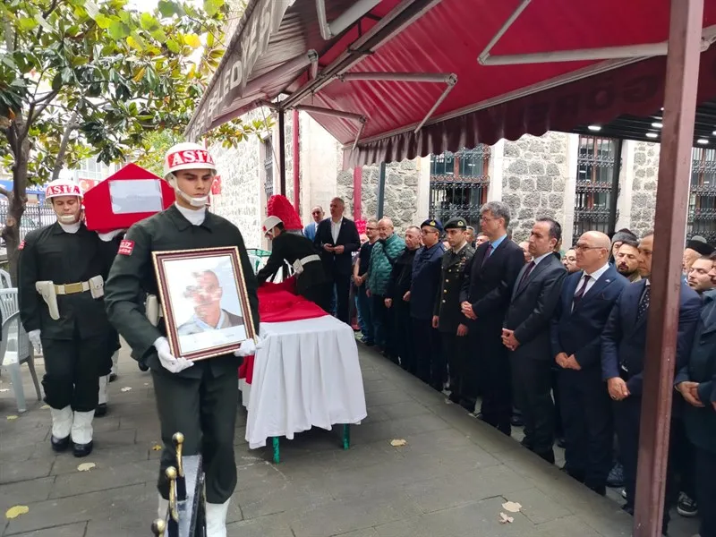 Giresun Vali Yardımcısı Yakınoğlu ve Kaymakam Civelek, Kıbrıs Gazisi Galip Sefer’in cenaze törenine katıldı