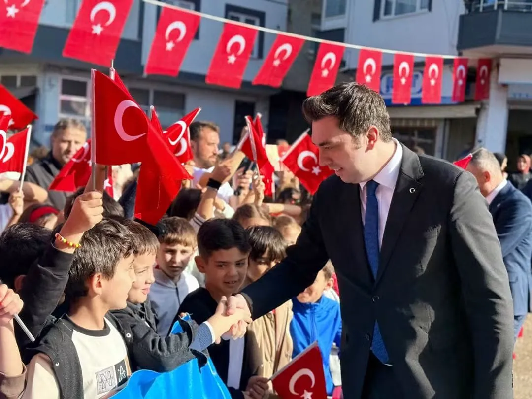 Kabataş’ta 29 Ekim Cumhuriyet Bayramı coşkuyla kutlandı
