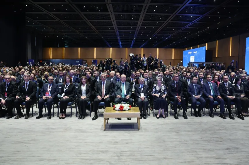 “Yatırımlarımızla, teşviklerimizle sağlık altyapımızı güçlendirmek için yoğun gayret sarf ediyoruz”