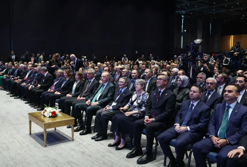“Yatırımlarımızla, teşviklerimizle sağlık altyapımızı güçlendirmek için yoğun gayret sarf ediyoruz”