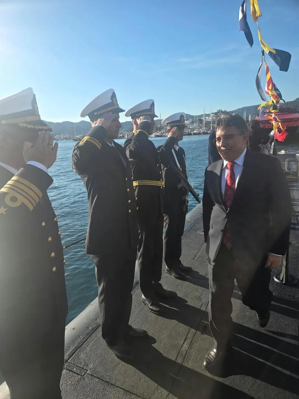 Marmaris Kaymakamı Kaya, TCG I. İNÖNÜ denizaltısını ziyaret etti