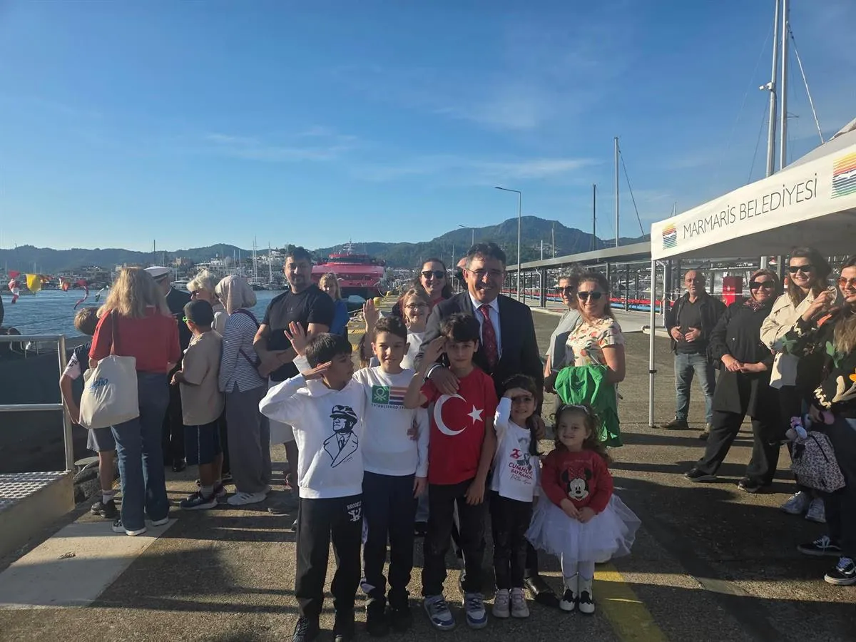 Marmaris Kaymakamı Kaya, TCG I. İNÖNÜ denizaltısını ziyaret etti