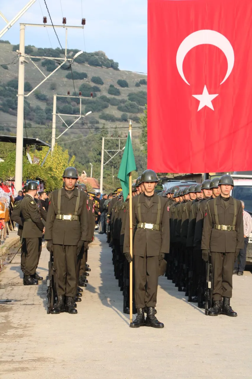 Şehit Piyade Sözleşmeli Er Yusuf Sait Ünlü, son yolculuğuna uğurlandı