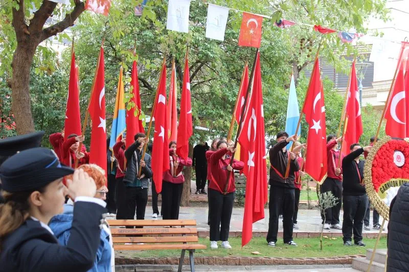 Seferihisar'da 29 Ekim Cumhuriyet Bayramı coşkuyla kutlandı
